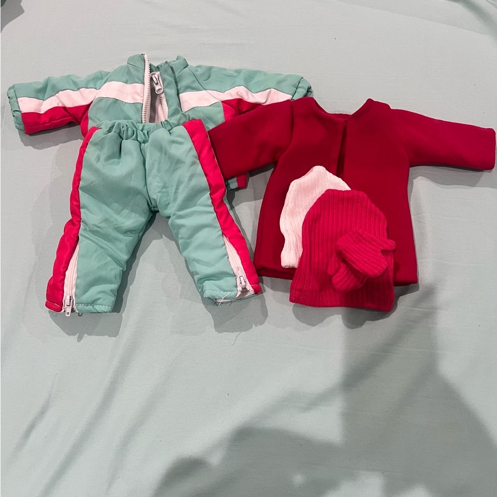 40+ pieces baby doll clothes and accessories